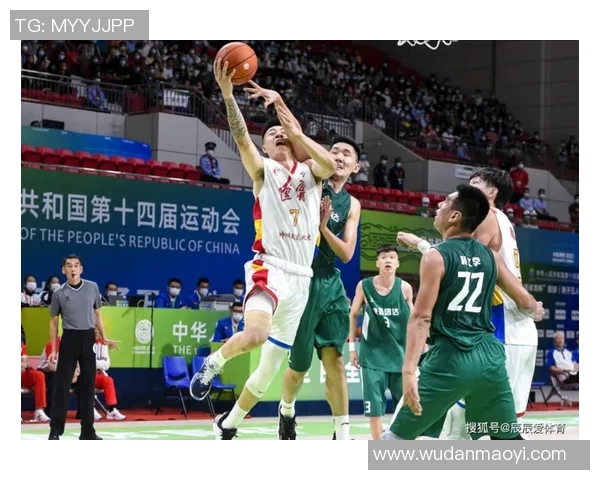 南部鲨鱼与马纳瓦的激烈对决揭示了足球战术的新趋势与挑战