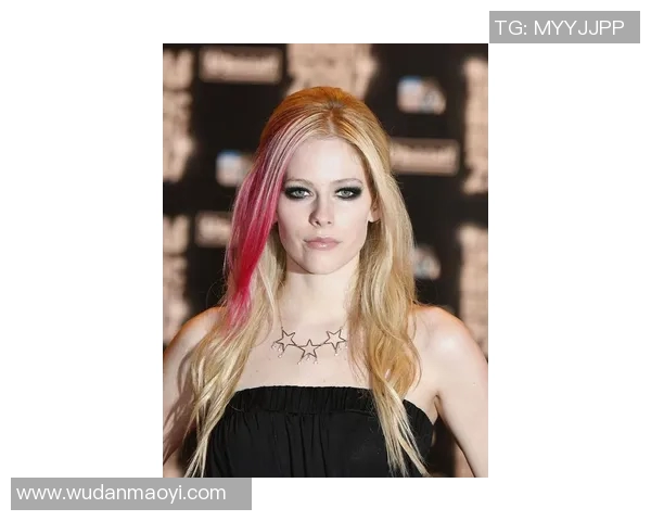 精神小伙与潮男的时尚对决谁才是年轻人的潮流引领者